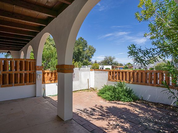 2nd image of 302 S Paseo Lobo