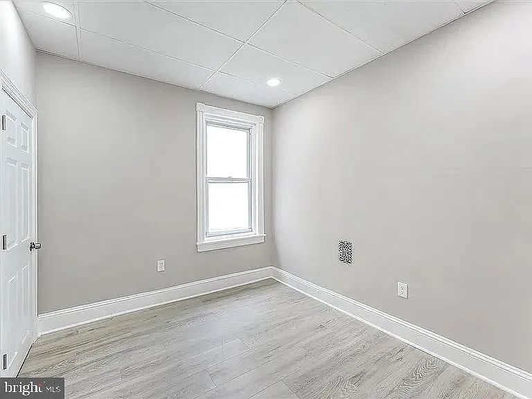 100 W Sharpnack St — Photo 14