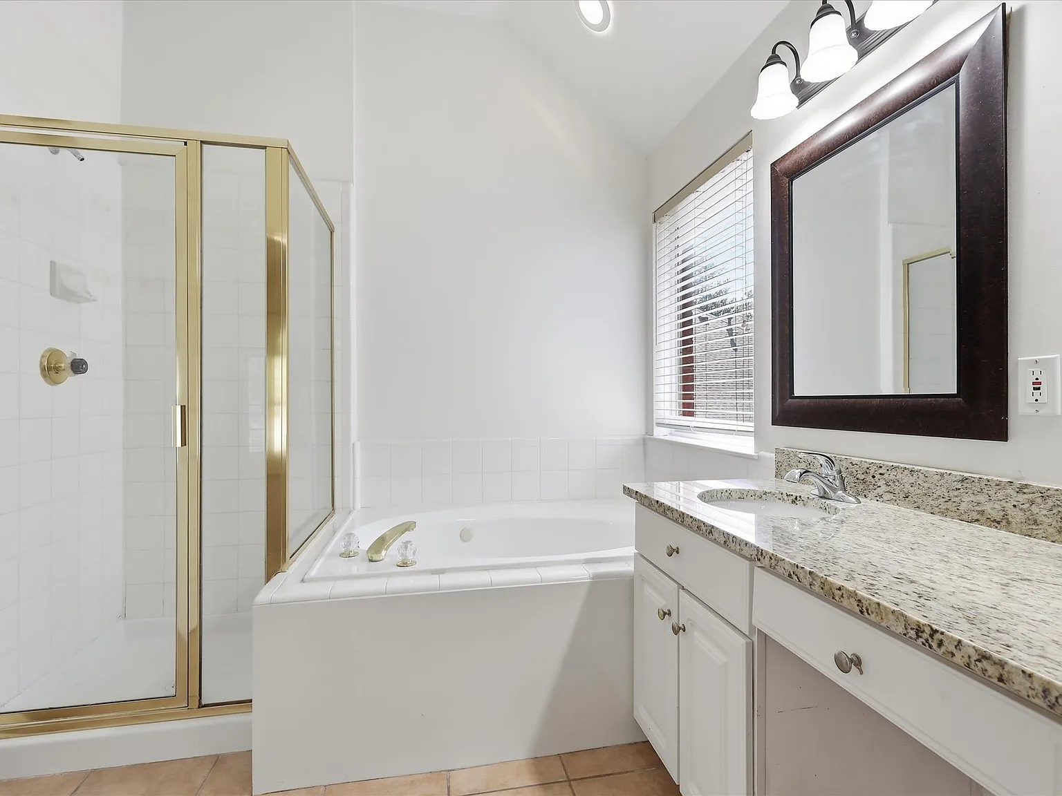 3 bed, 1805 sqft, $2,550 — Photo 3