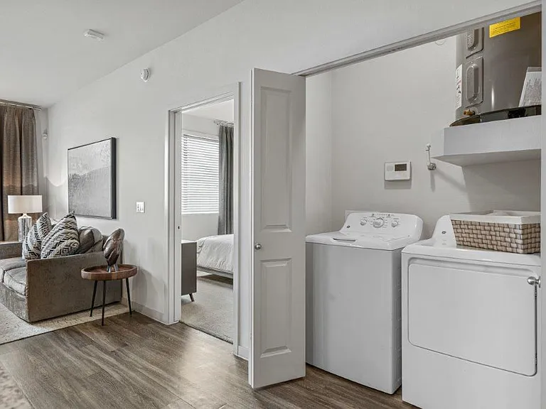 Palms Luxury Apartments — Photo 22
