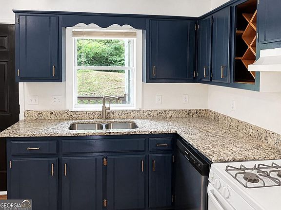 4th image of 4394 Overlook Dr