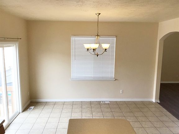 4th image of 2827 E Hideout Dr