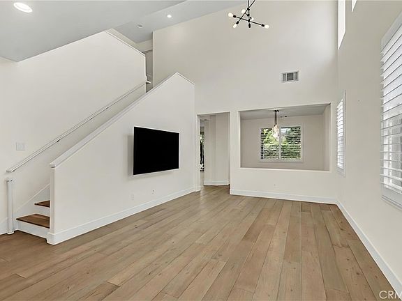 5th image of 545 Shadow Ln