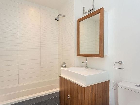 5th image of 500 Sterling Pl APT 1E