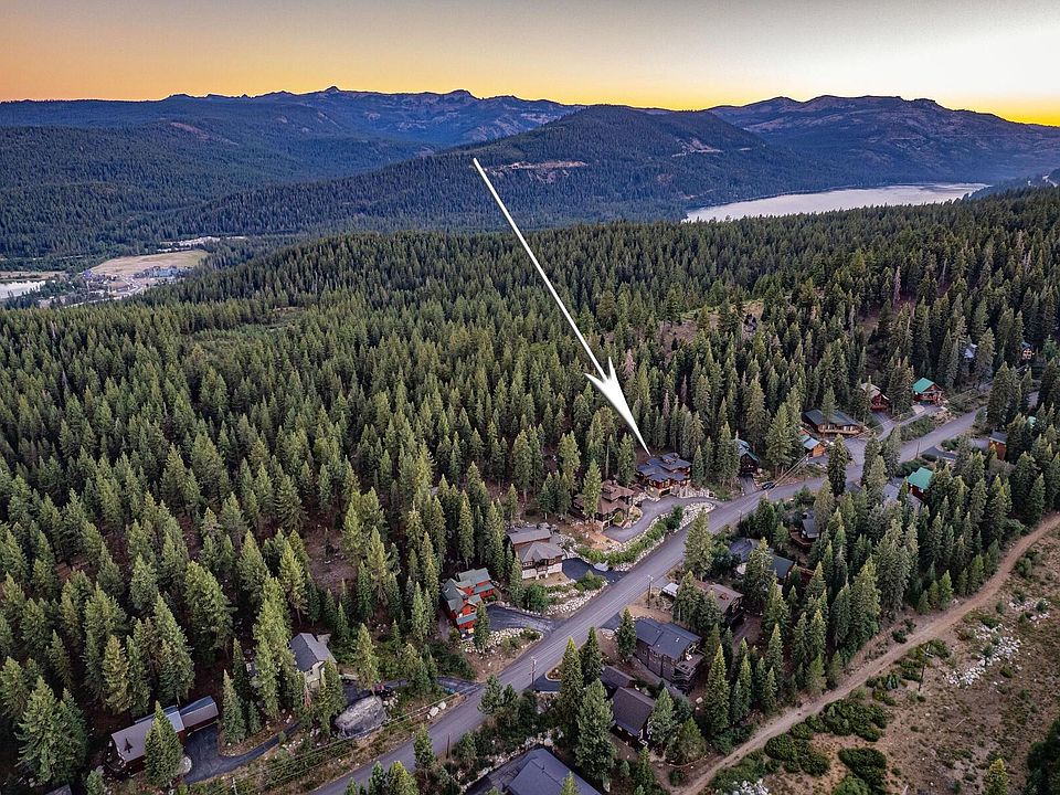 2nd image of 10976 Skislope Way