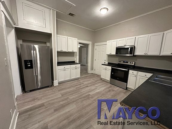 3rd image of 442 Robinson Pl