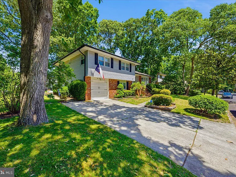 205 Euclid Ave — Photo 4