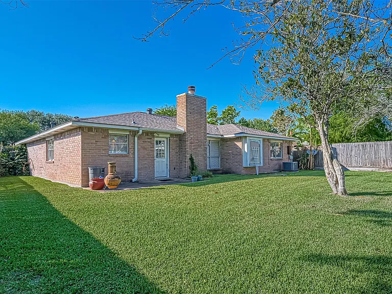442 Redway Ln — Photo 18