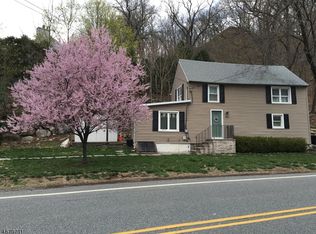 83 Union Ave, Bloomingdale, NJ 07403