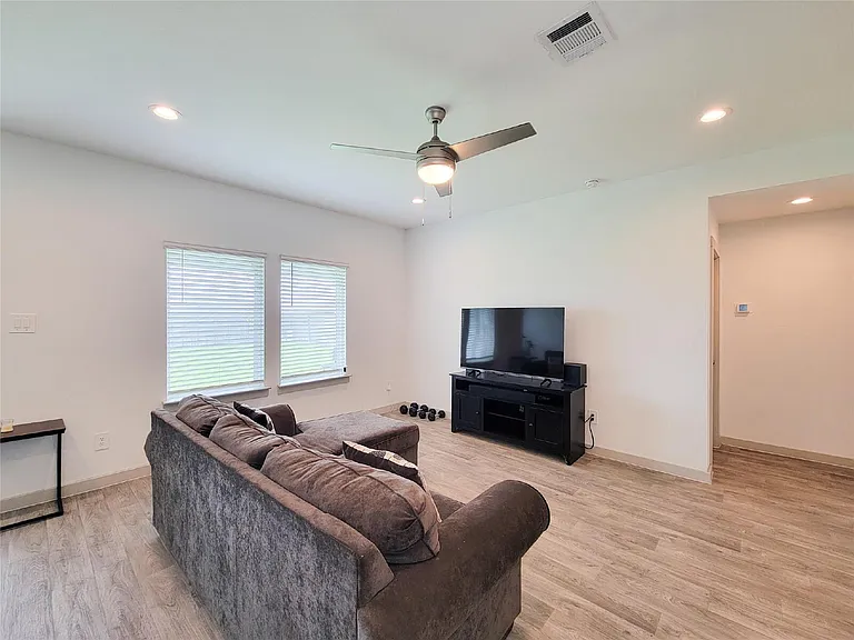 7919 Grey Wolfe Ln — Photo 9