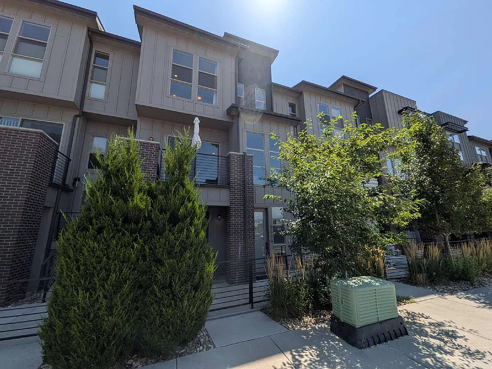 5009 S Prince Pl