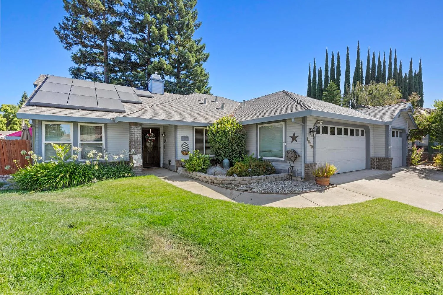 1550 Messina Dr photo 1