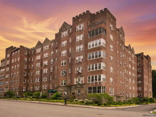 21 N Chatsworth Avenue #3C, Larchmont, NY 10538