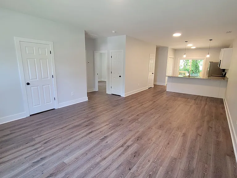 125 Ledbetter St #A — Photo 2