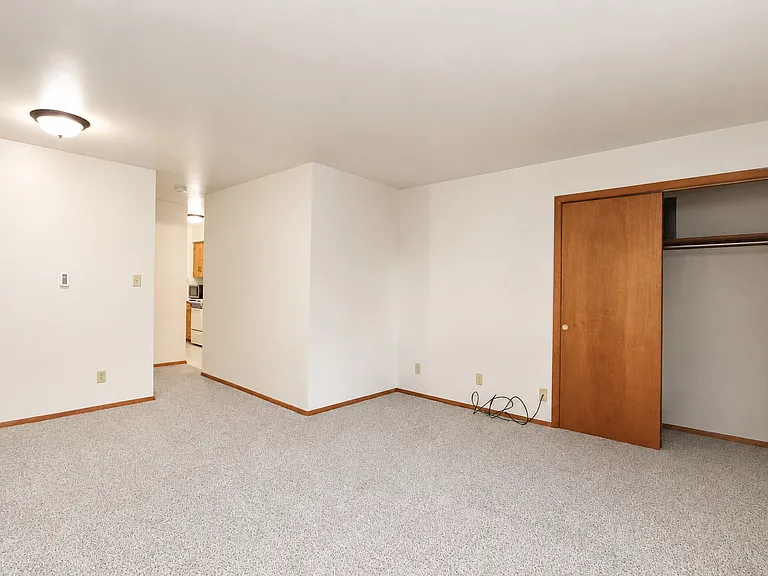 322 Maple Dr #2 — Photo 7