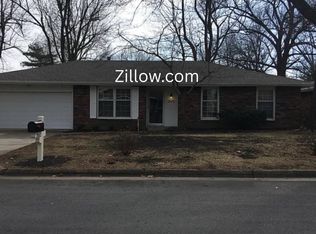 2862 E Eastwood St, Springfield, MO 65804