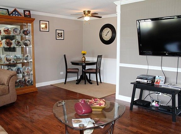 5th image of 132 N Knollwood Dr