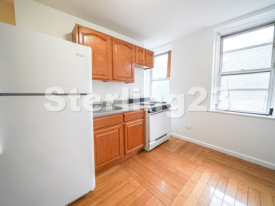 1st image of 2277 Steinway St APT 5