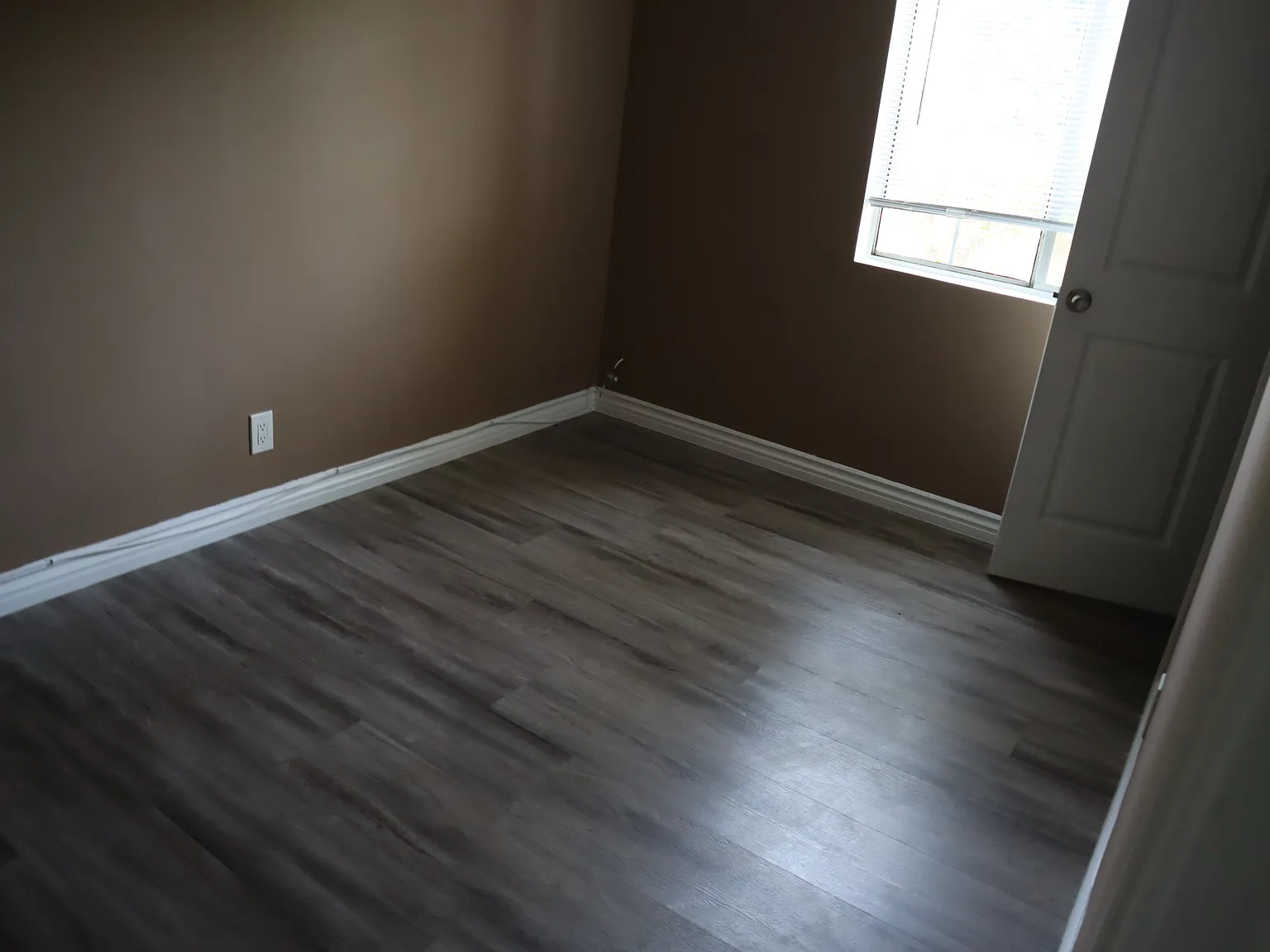 2 bed, 540 sqft, $2,300 — Photo 3
