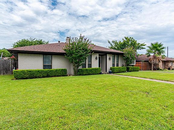 3rd image of 2206 Meadow Lake Dr