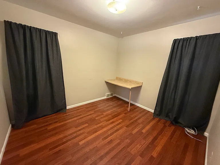 1757 Beverly Ave — Photo 7
