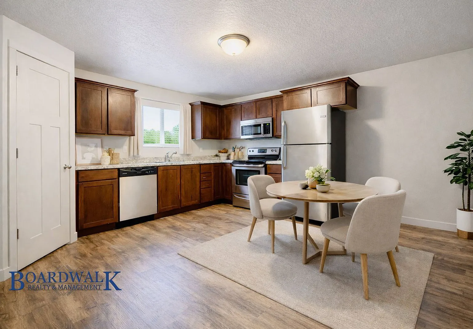 3 bed, 2.5 bath, 2000 sqft, $1,900 — Photo 4