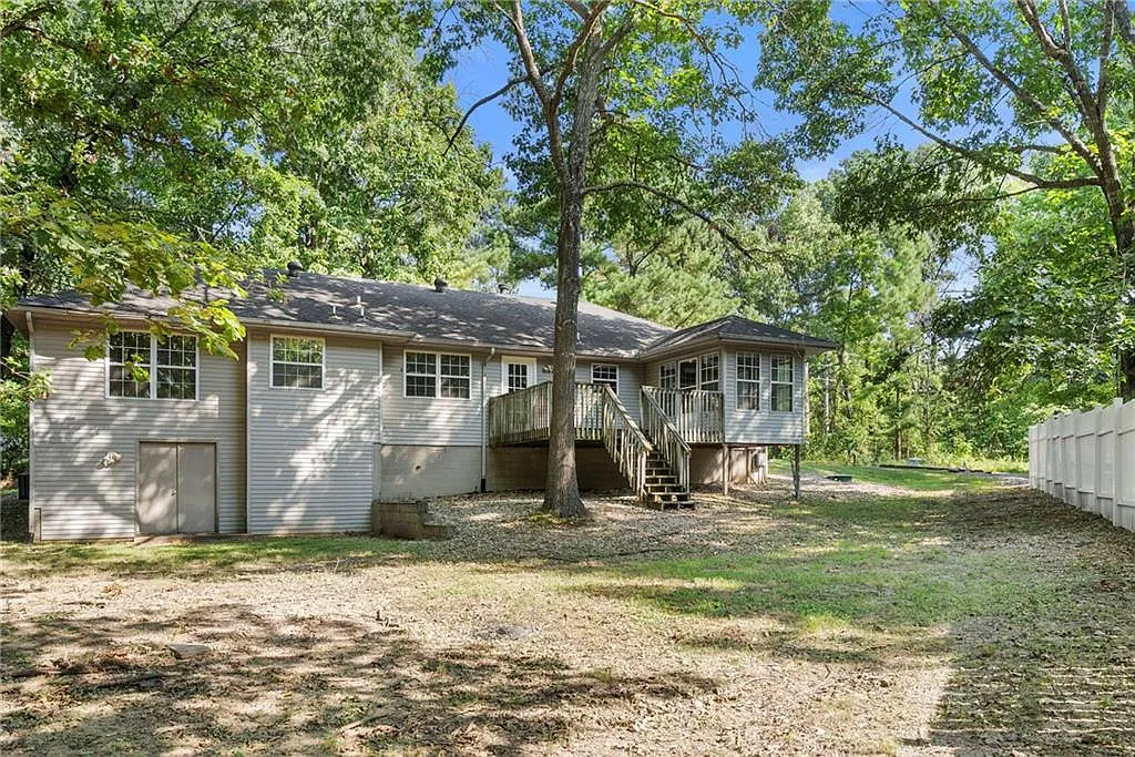 3 bed, 1985 sqft, $1,600 — Photo 3