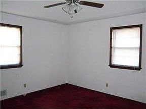 5th image of 408 NE Cole Ct