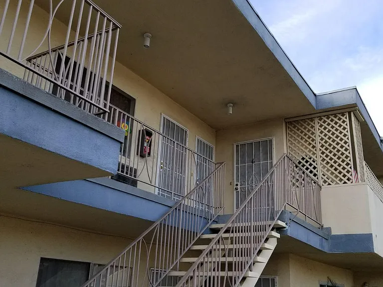 16515 Victory Blvd #8 — Photo 6