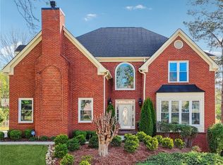 405 N Pine Dr, Alpharetta, GA 30022