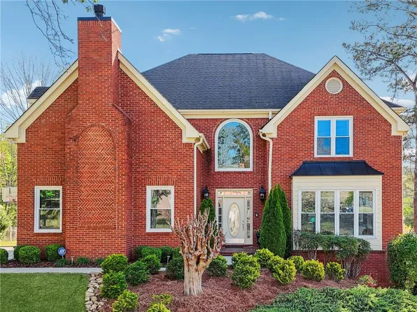 405 N Pine Dr, Alpharetta, GA 30022