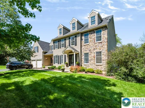 39 Millbrook Ct, Tatamy Borough, PA 18045