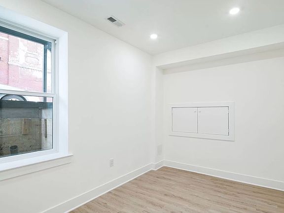 4th image of 407 W Oxford St Unit 1