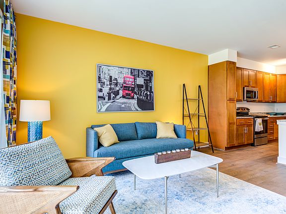 2nd image of 8085 Sandpiper Cir #35-517