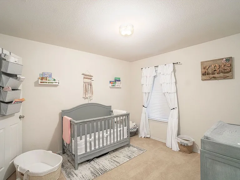 1327 Primrose Dr — Photo 5