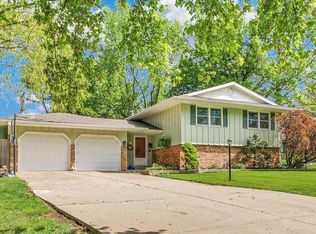 1 Genevieve Ct, Champaign, IL 61822