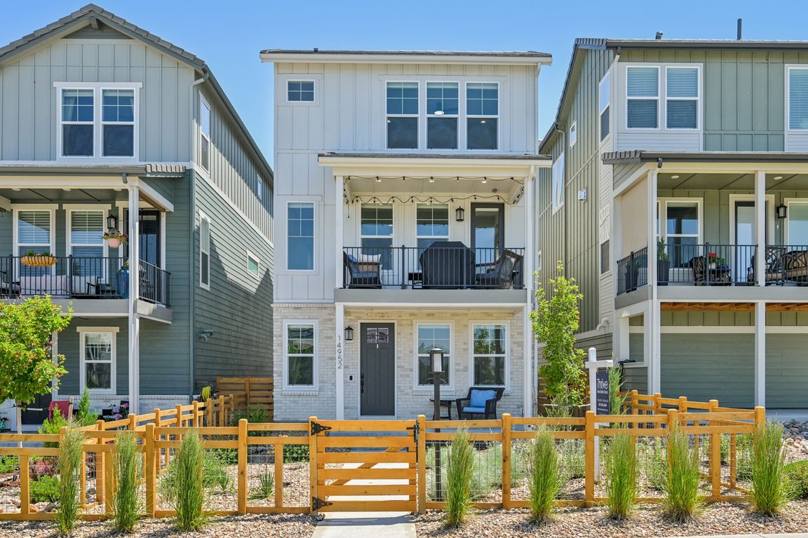 Gladshine Dr-1906-001.jpg