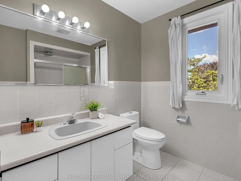 489 Acadia Dr — Photo 28
