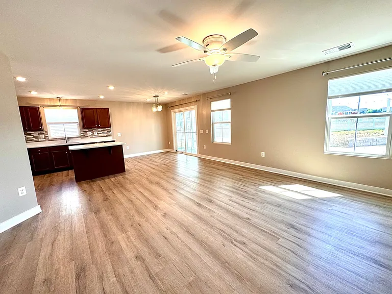 46 S Peak Dr — Photo 7