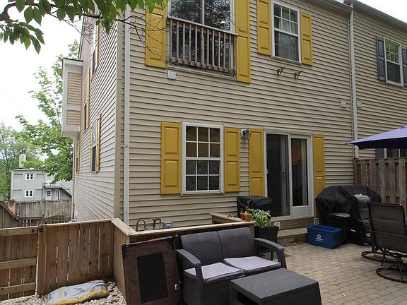2nd image of 114 Sanborn Pl