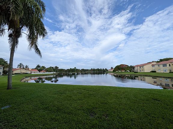 3rd image of 731 Vista Isles Dr APT 1516