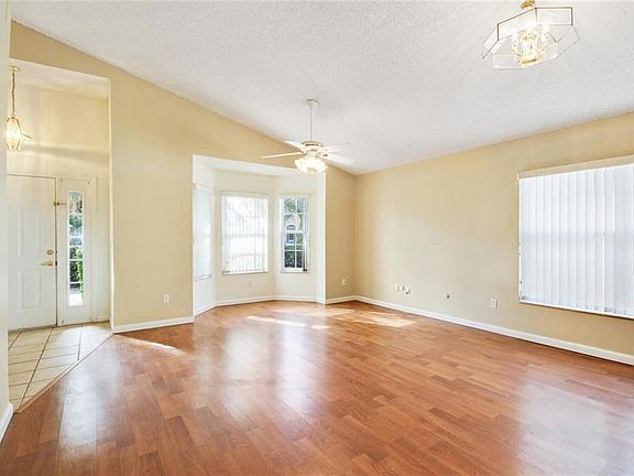 4th image of 15920 Autumn Glen Ave