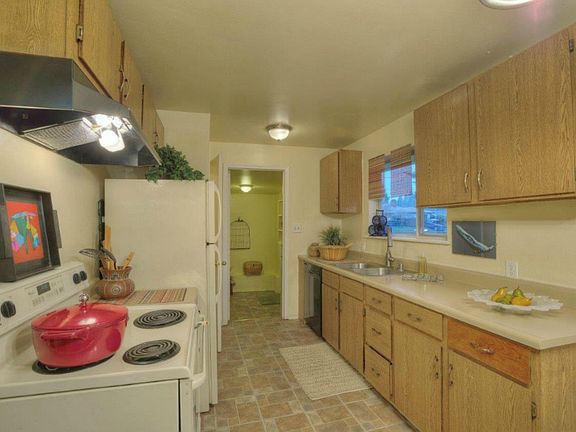 5th image of 12804 4th Ave S