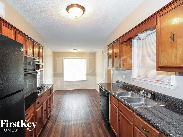 3349 Lynchburg St — Photo 6