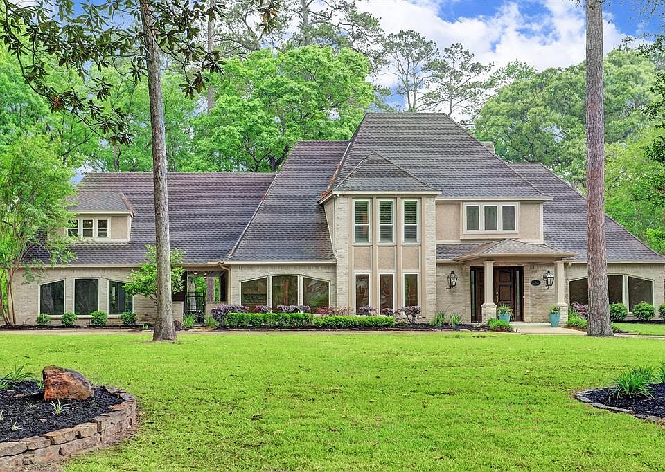 1st image of 4 Forest Shores Dr