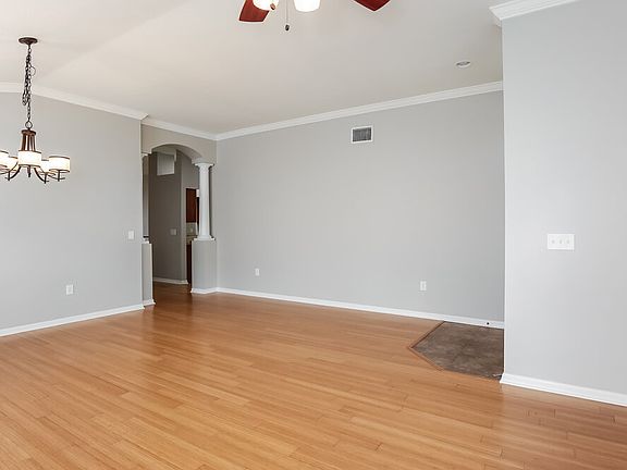 4th image of 1636 Bonita Bluff Ct