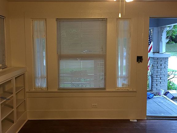 3rd image of 5333 Pershing Ave