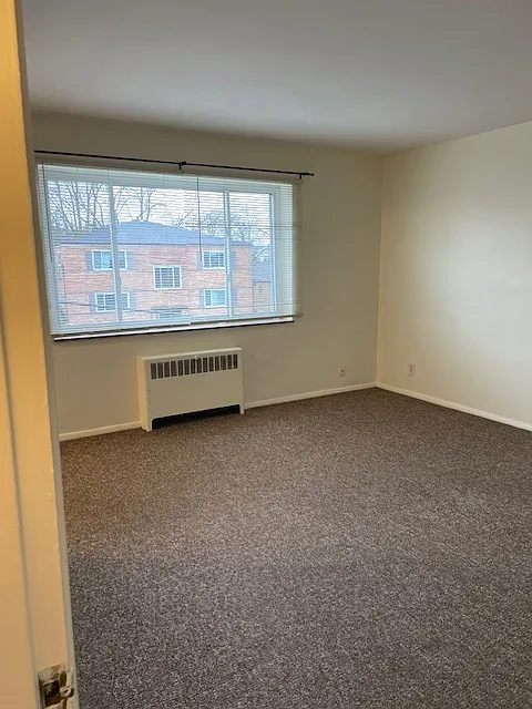 Studio, $755 — Photo 2