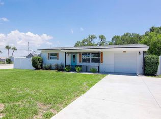 705 Lakeside Dr, Largo, FL 33778