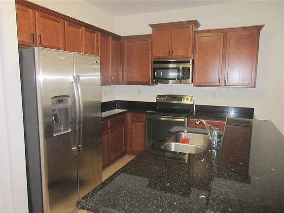 4th image of 717 SW 2nd Avenue #717